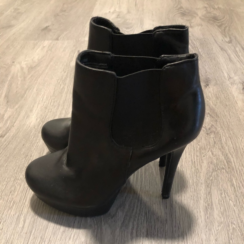 Gianni Bini Black Heel Booties